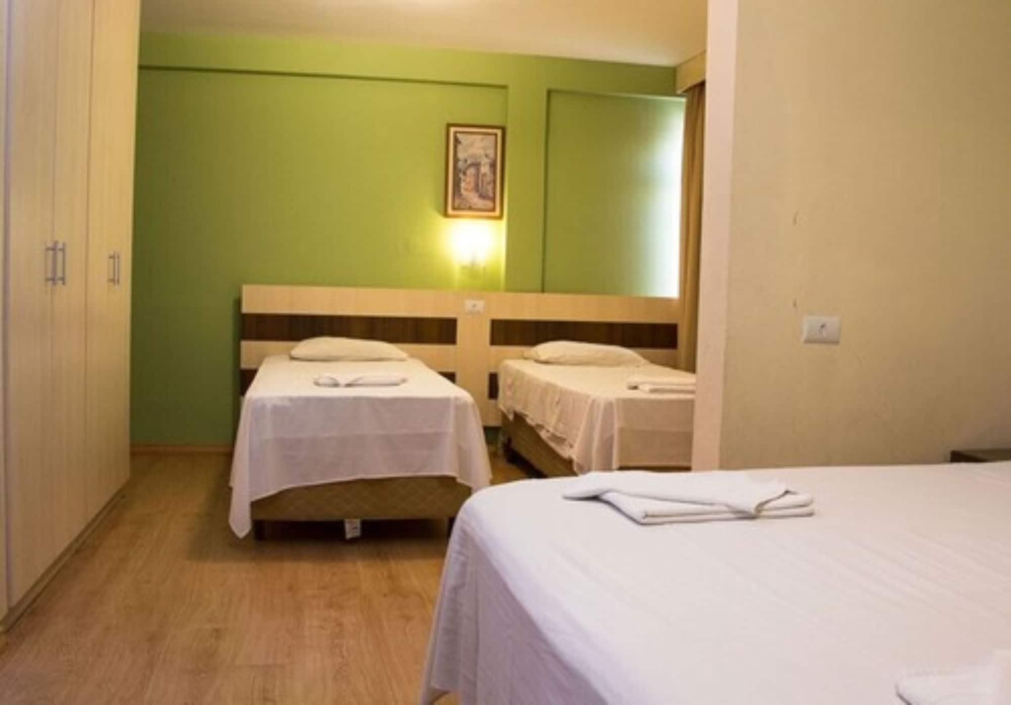 Rede Andrade Mercado Hotel クリチバ エクステリア 写真