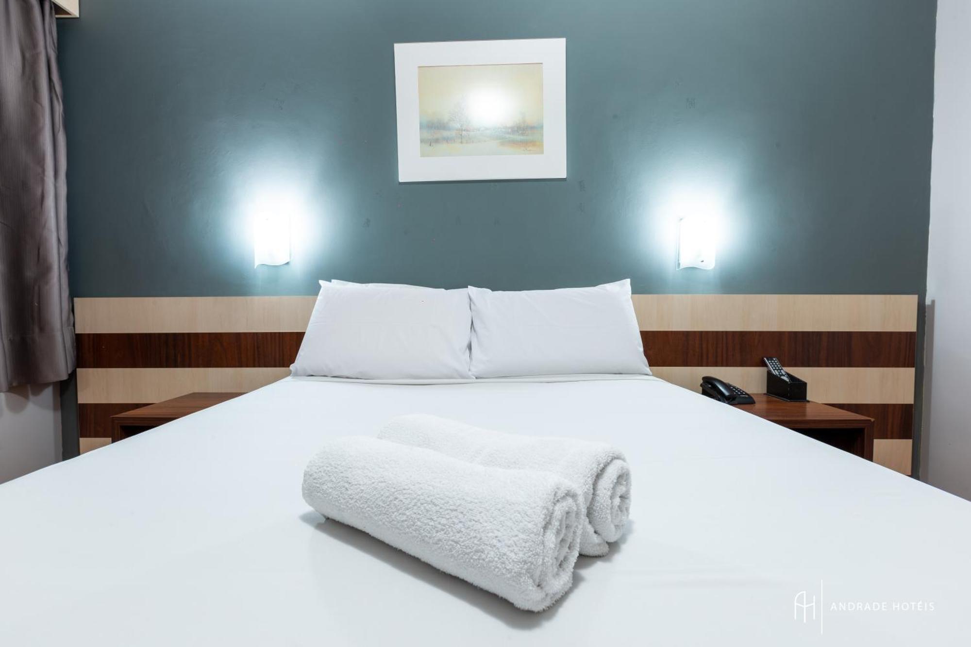 Rede Andrade Mercado Hotel クリチバ エクステリア 写真